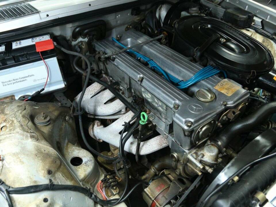 Image 38/50 of Mercedes-Benz 280 CE (1980)
