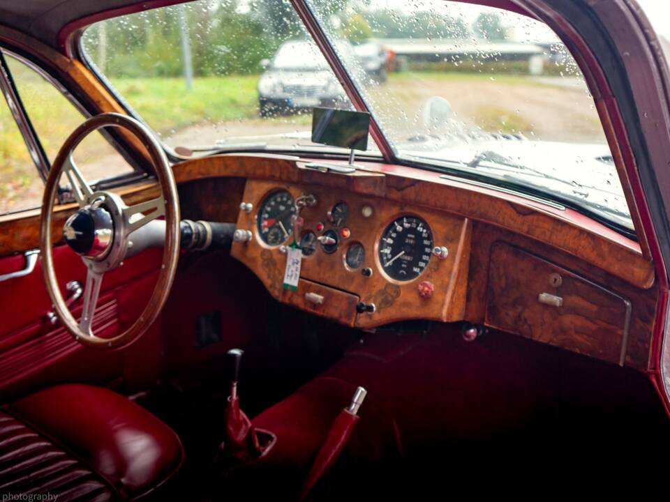 Image 15/21 de Jaguar XK 120 FHC (1952)