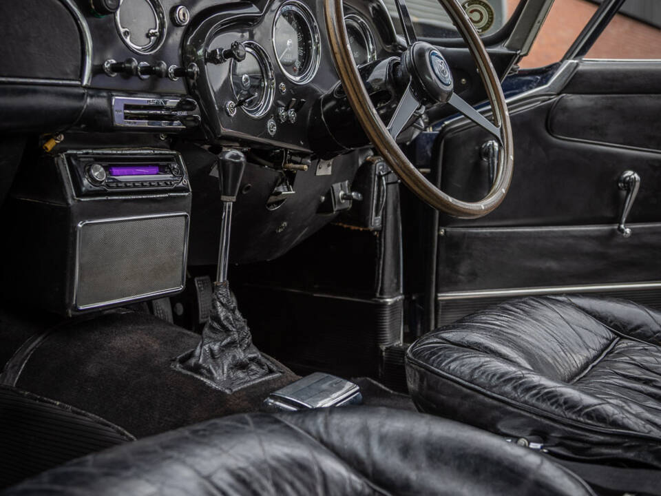 Image 44/72 de Aston Martin DB 4 (1962)