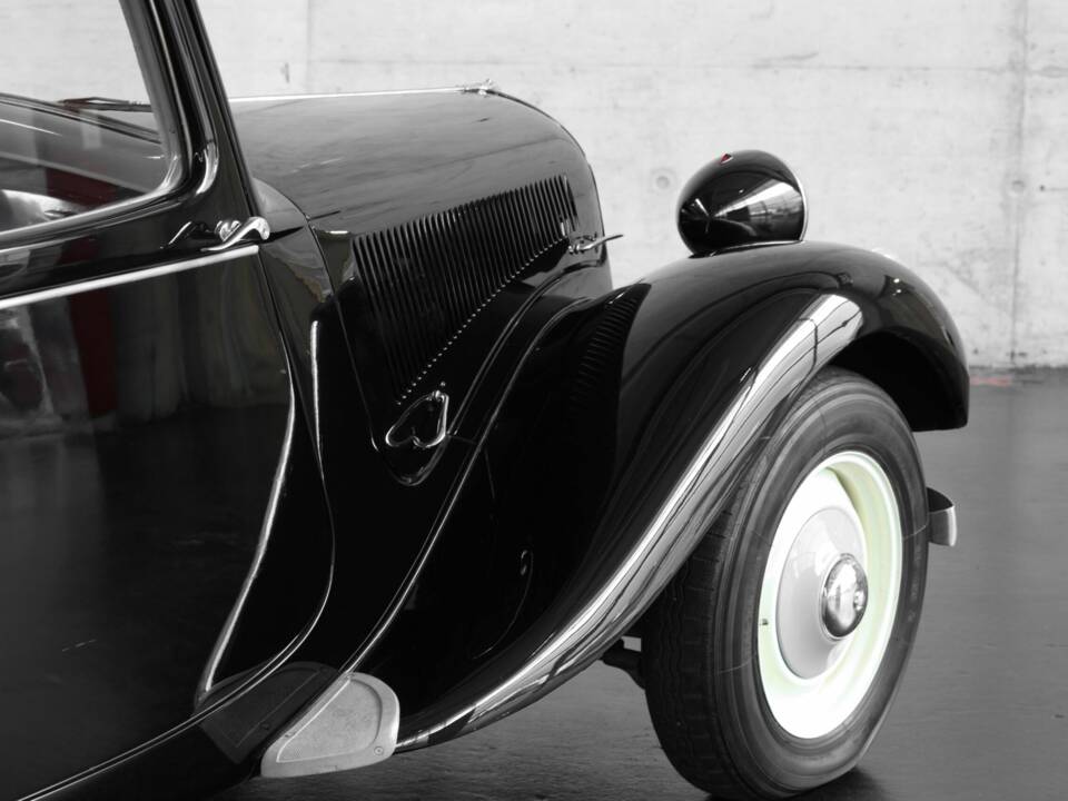 Image 15/50 of Citroën Traction Avant 11 BL (1953)