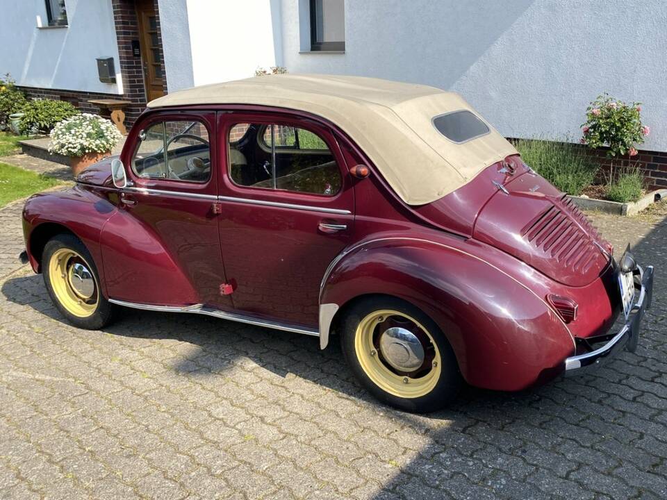 Immagine 7/8 di Renault 4 CV Décapotable (1951)
