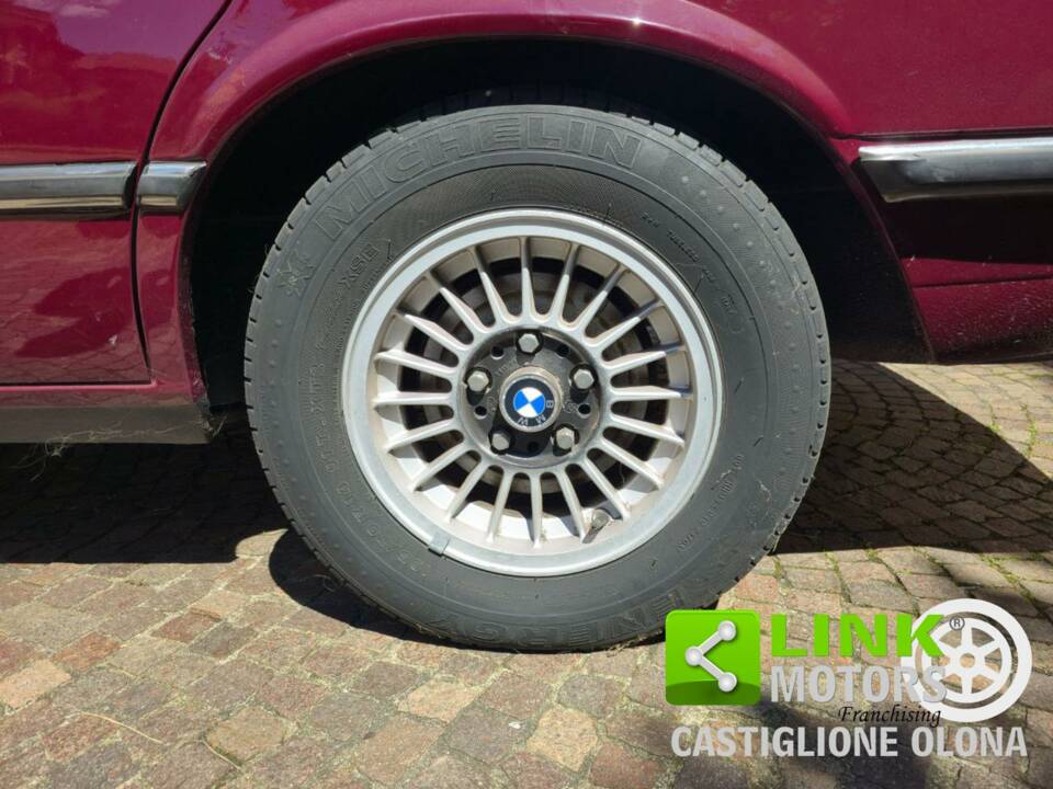 Image 10/10 de BMW 520i (1976)