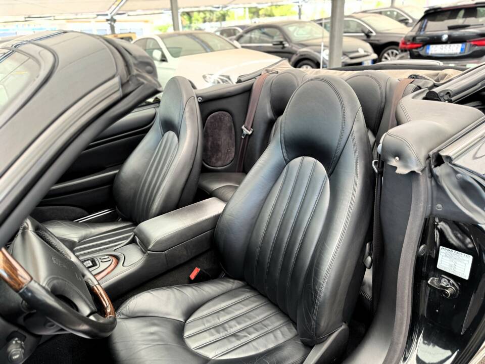 Imagen 21/34 de Jaguar XK8 4.0 (1999)