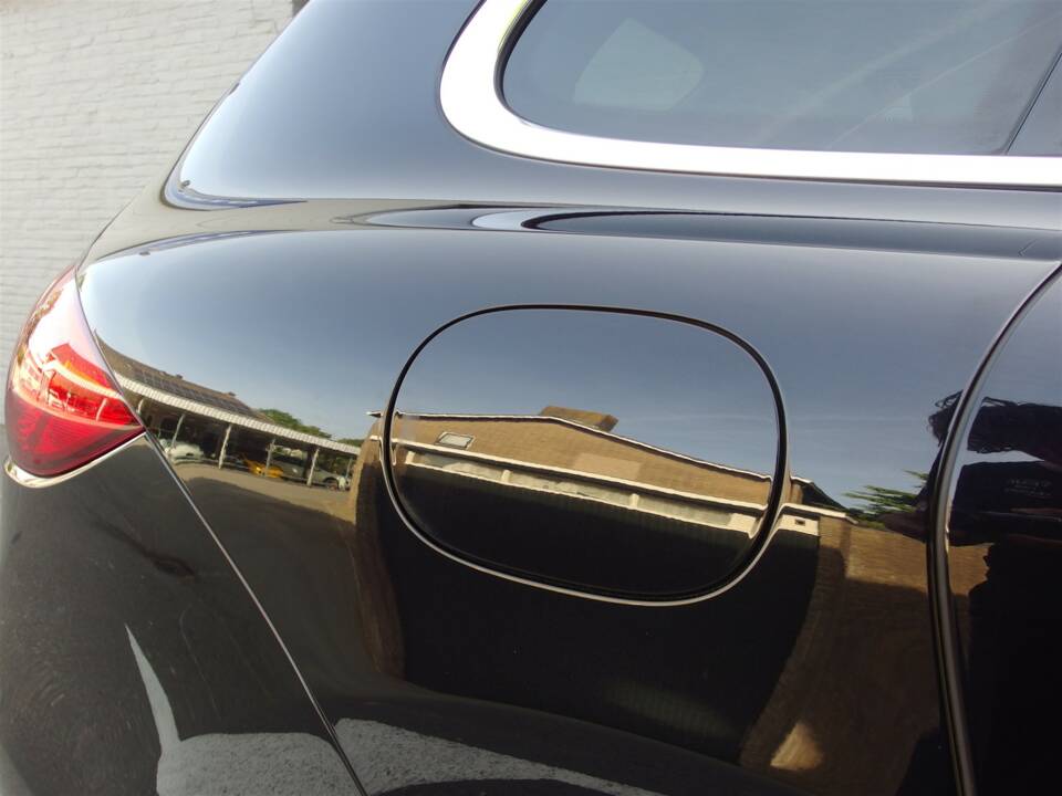 Bild 22/98 von Porsche Cayenne Turbo (2010)