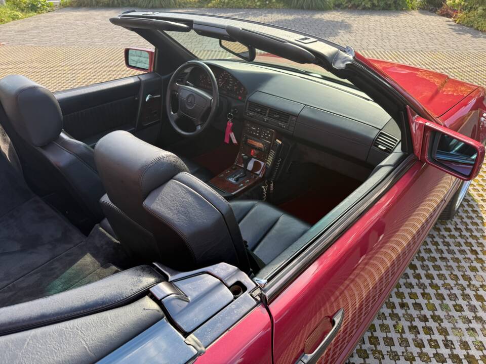 Image 20/34 de Mercedes-Benz 500 SL (1993)