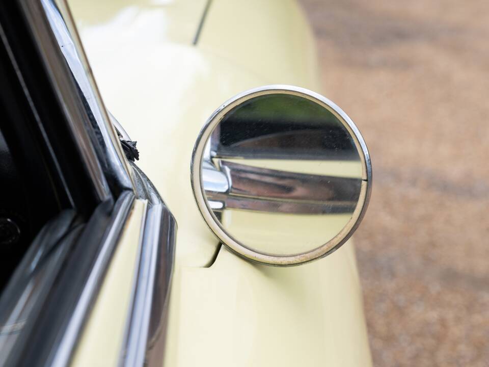 Image 13/40 de Jaguar Type E 4.2 (1966)