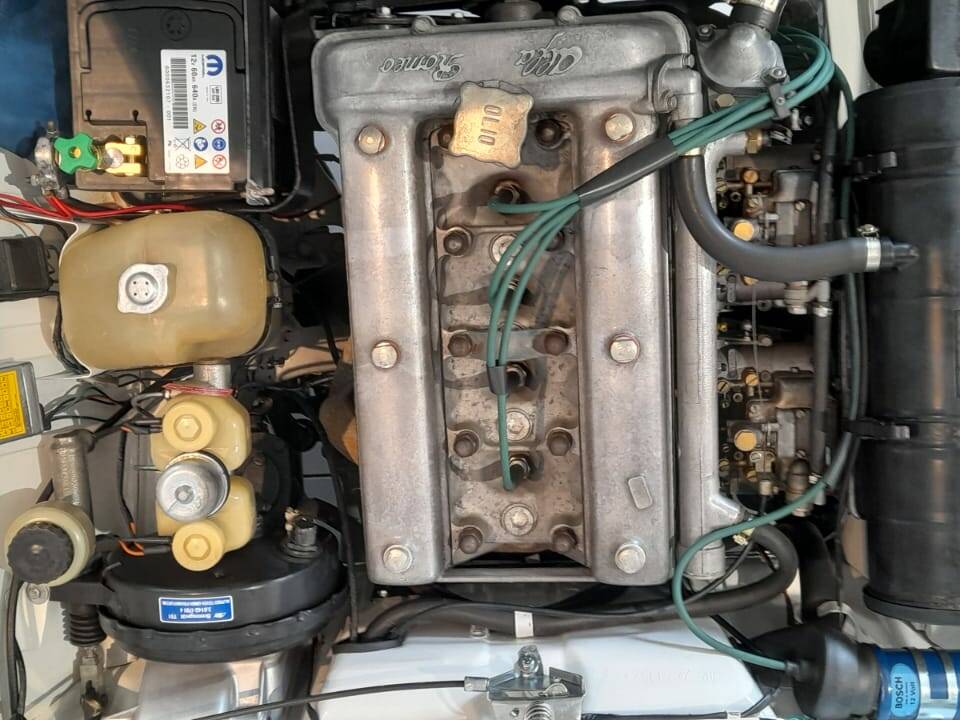 Bild 14/17 von Alfa Romeo 2000 GT Veloce (1971)