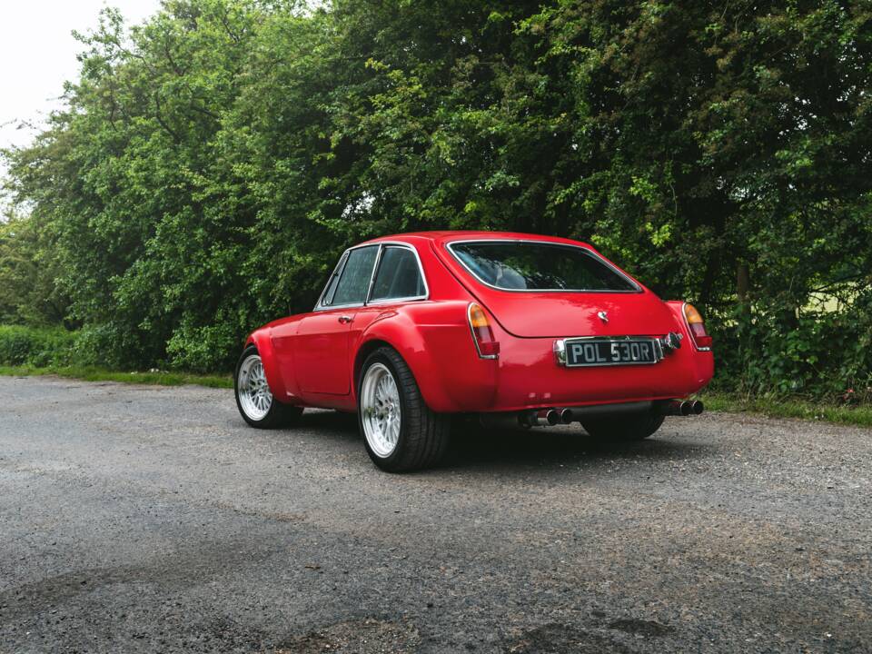 Image 39/50 of MG MGB GT V8 (1977)