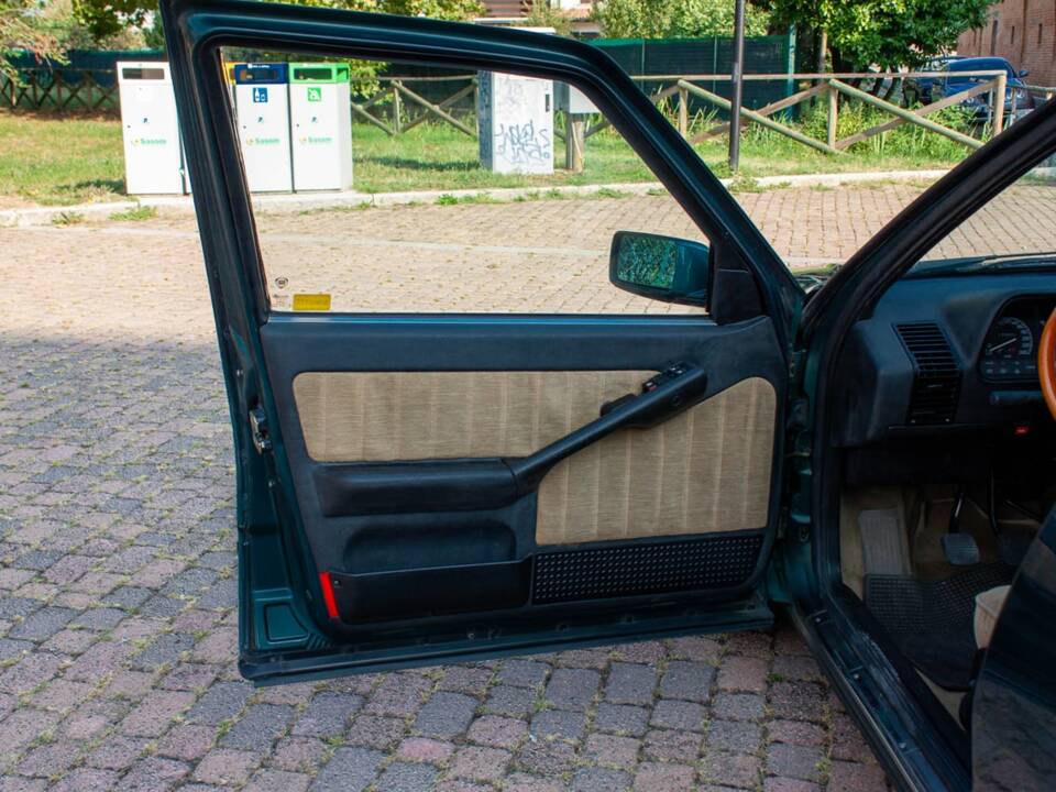 Bild 4/7 von Lancia Thema I.E. Turbo (1986)