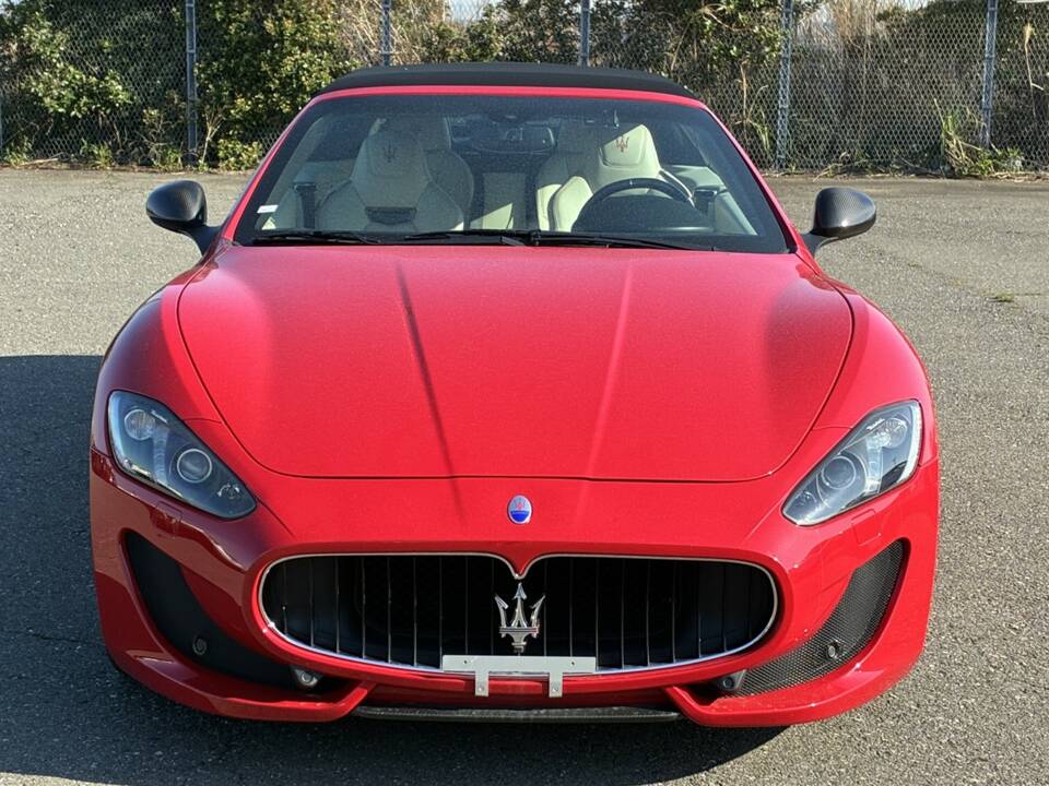 Image 2/54 of Maserati GranCabrio Sport (2015)