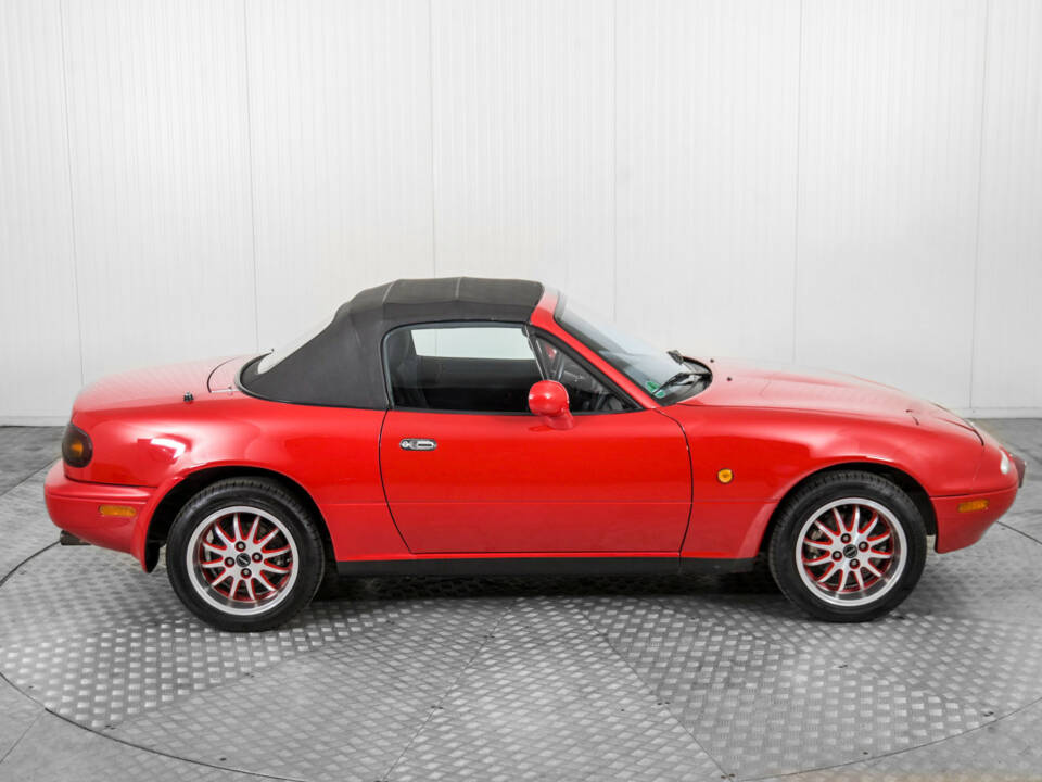 Bild 47/50 von Mazda MX-5 1.8 (1995)