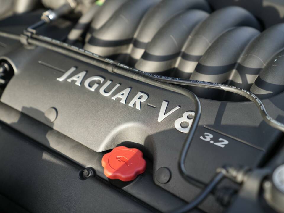 Image 28/30 of Jaguar XJ6 3.2 Sovereign (1997)