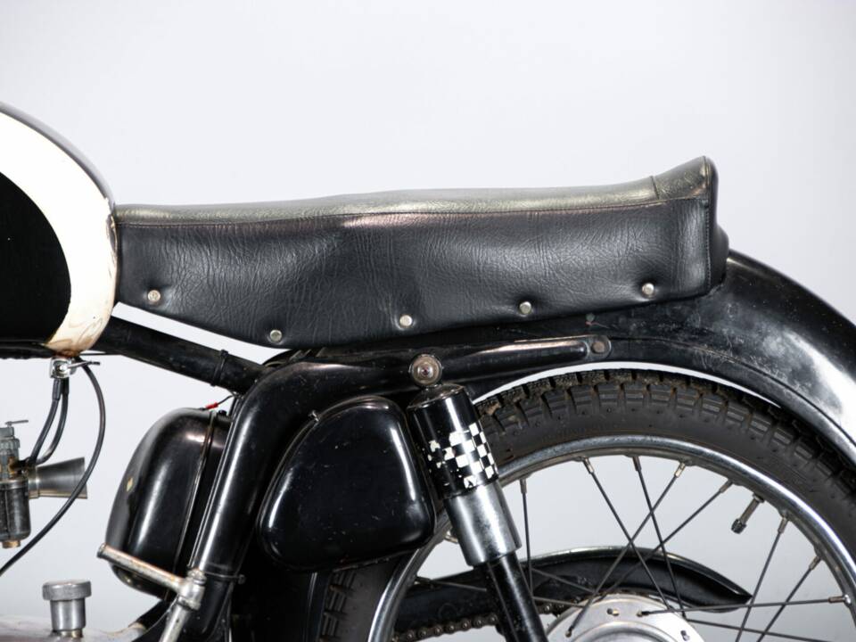 Image 20/50 of MV Agusta DUMMY (1958)