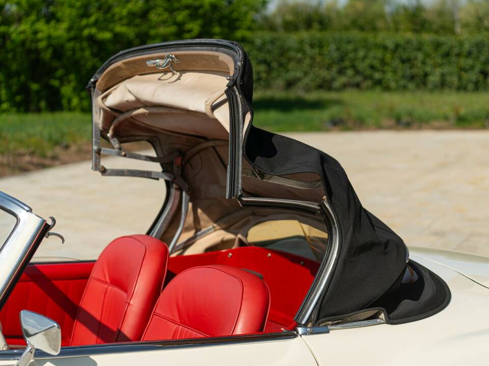 Image 23/50 de Mercedes-Benz 190 SL (1959)