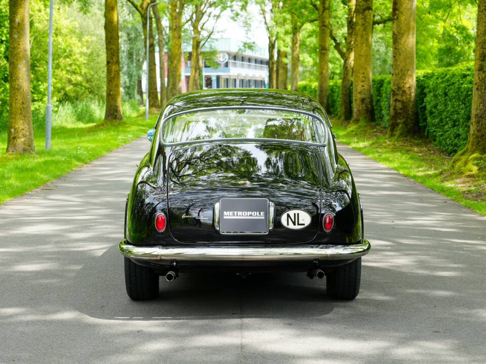 Image 17/33 de Lancia Aurelia B20 GT 2500 (1957)