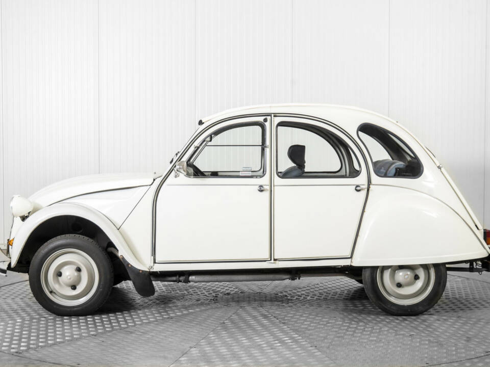 Image 9/50 de Citroën 2 CV 6 (1986)