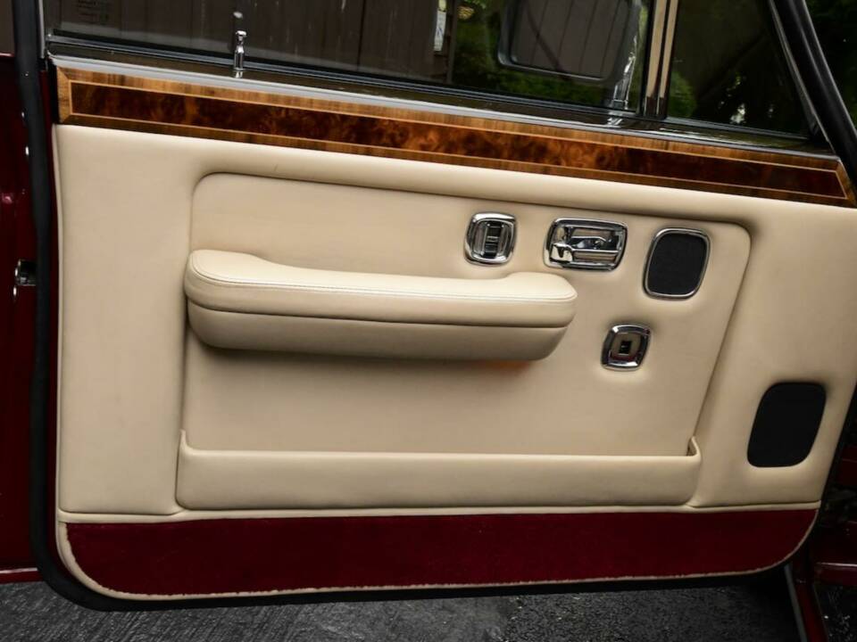 Image 30/50 of Rolls-Royce Silver Spirit III (1995)