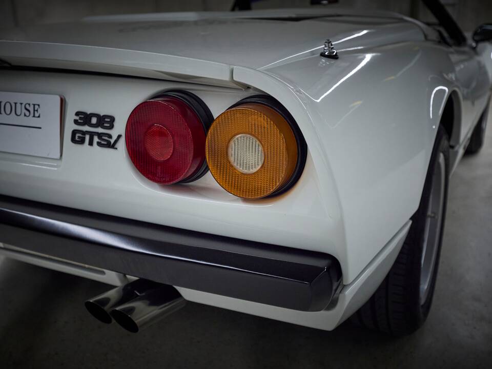 Bild 21/86 von Ferrari 308 GTSi (1982)