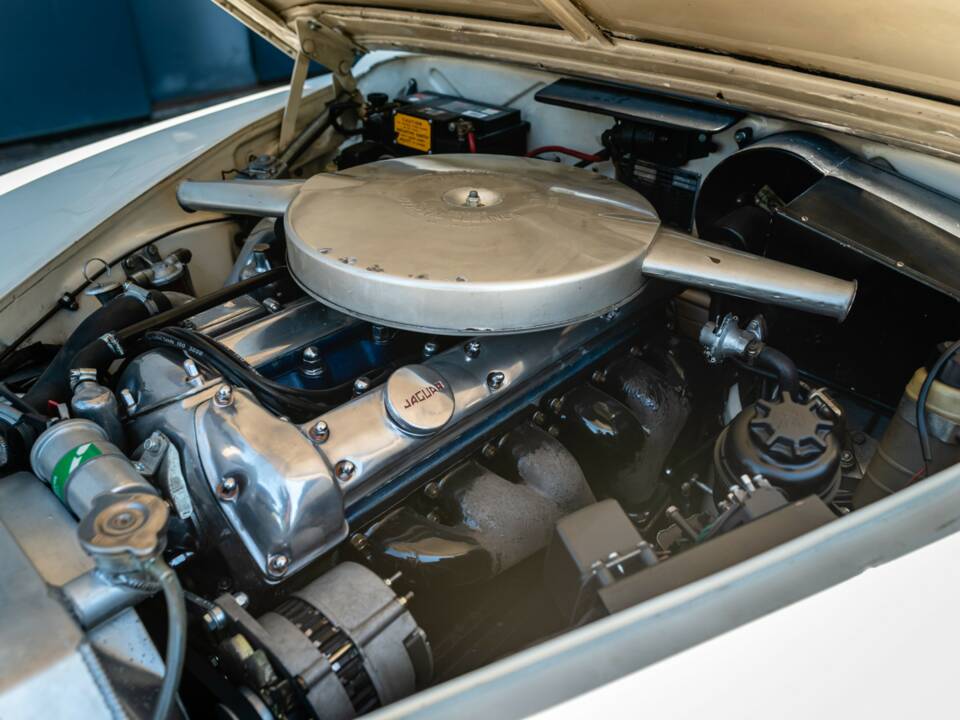 Image 23/50 de Jaguar Mk II 3.8 (1963)