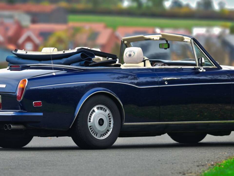 Image 10/50 of Rolls-Royce Corniche S (1995)