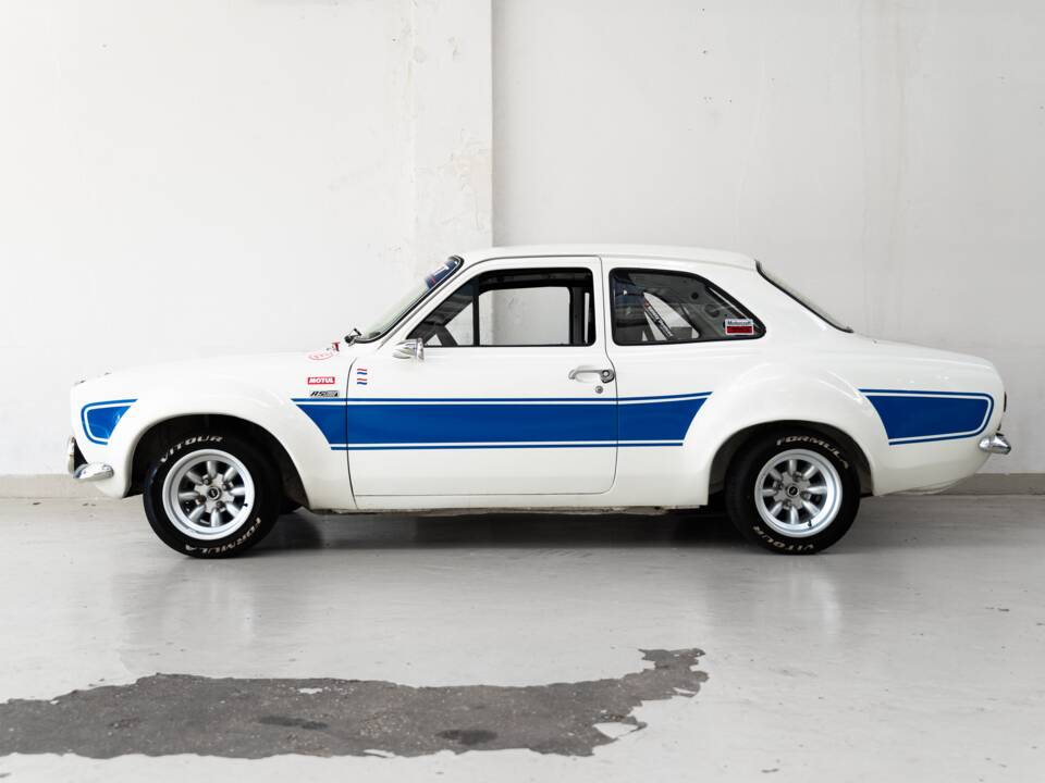 Image 4/47 de Ford Escort RS 2000 (1975)