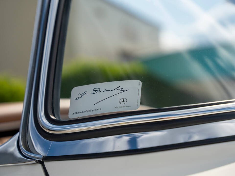 Immagine 24/38 di Mercedes-Benz 300 SL Roadster (1961)