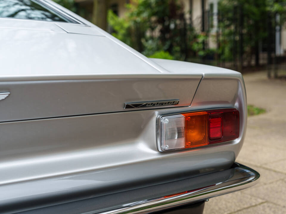 Afbeelding 15/30 van Aston Martin V8 Vantage X-Pack (1987)