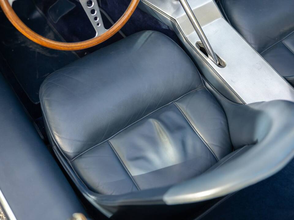 Image 45/50 de Jaguar Type E 3.8 (1964)