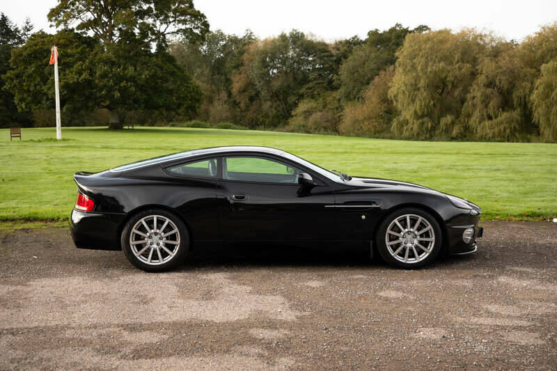 Imagen 5/50 de Aston Martin V12 Vanquish S (2005)