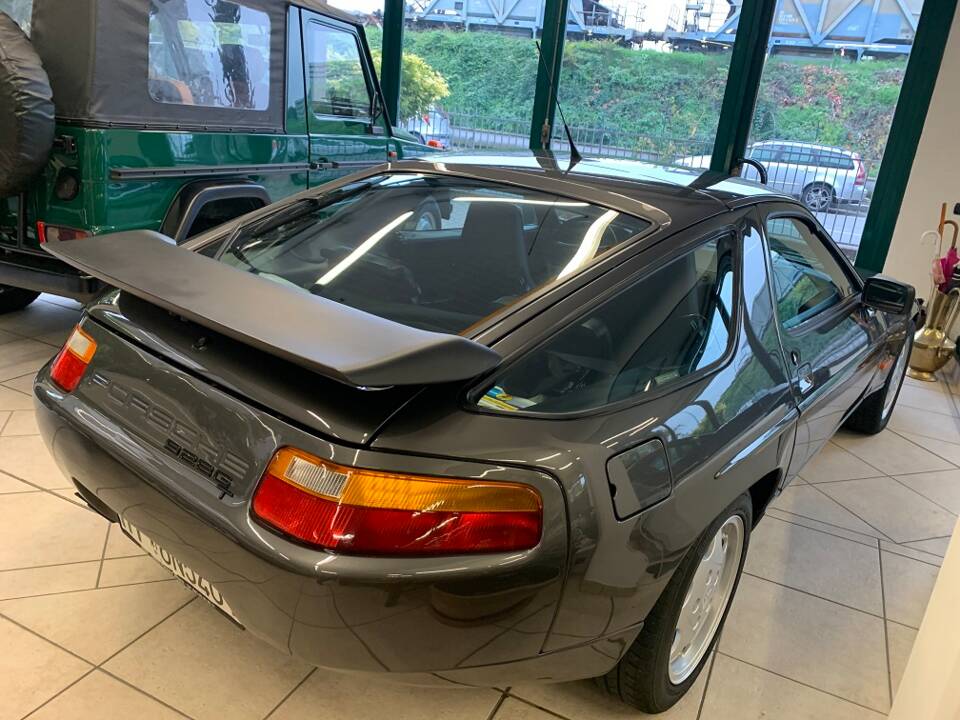 Bild 3/30 von Porsche 928 GT (1990)