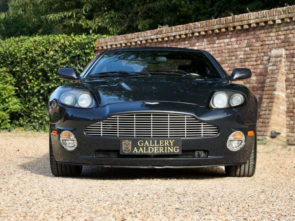 Image 47/50 of Aston Martin V12 Vanquish (2003)