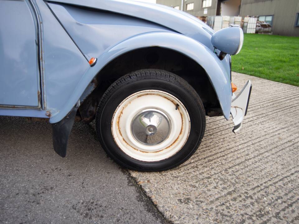 Image 32/38 de Citroën 2 CV 6 (1988)