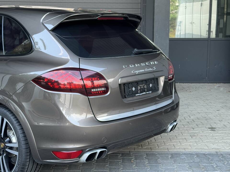 Bild 24/24 von Porsche Cayenne Turbo S (2014)