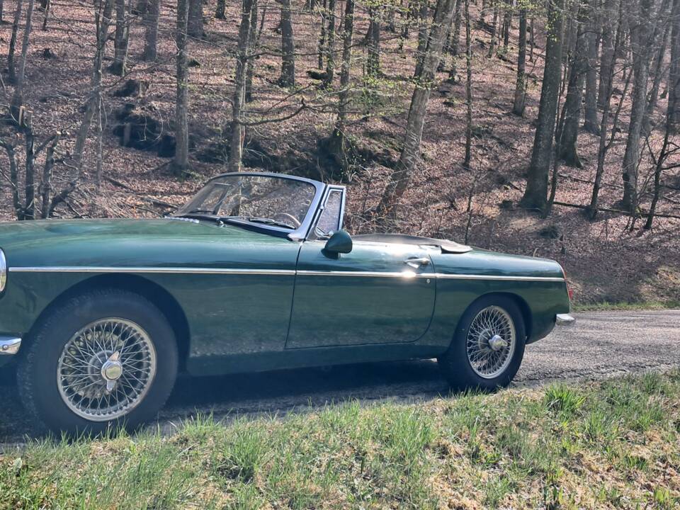 Imagen 2/8 de MG MGC (1968)