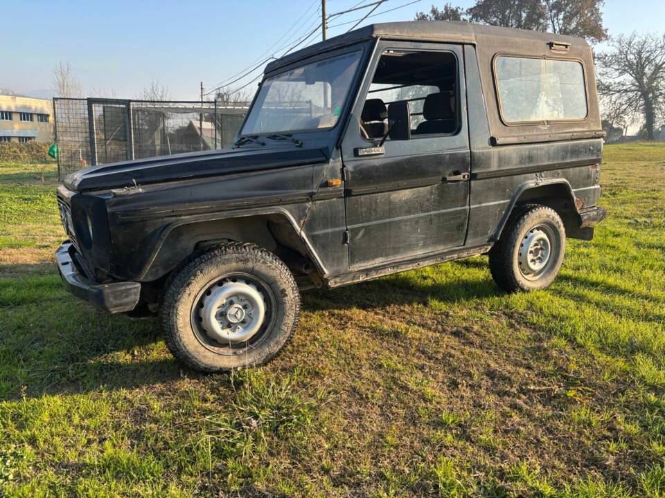 Image 5/53 of Mercedes-Benz 240 GD (SWB) (1982)