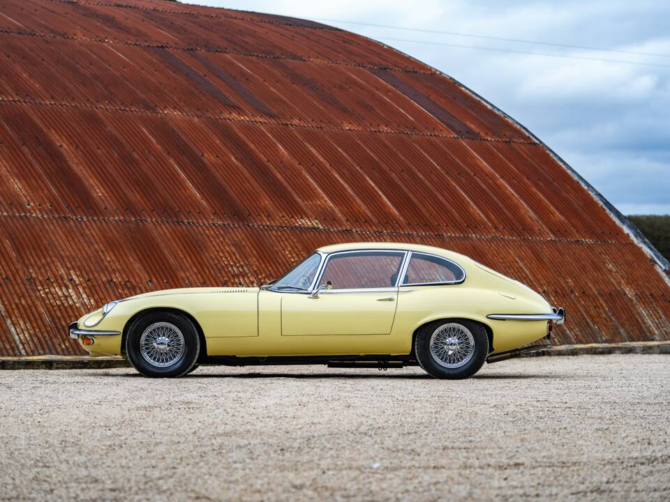 Bild 27/30 von Jaguar E-Type V12 (2+2) (1971)