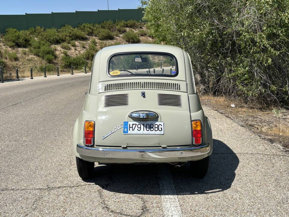 Image 7/8 of FIAT 500 F (1968)