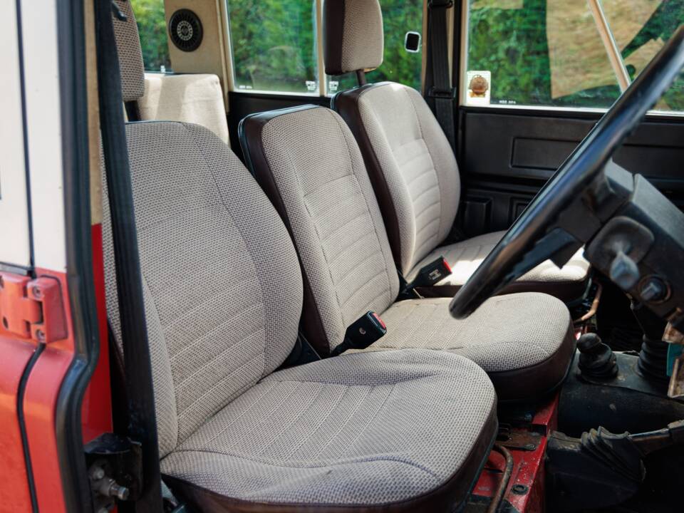 Afbeelding 18/50 van Land Rover Defender 110 (1983)