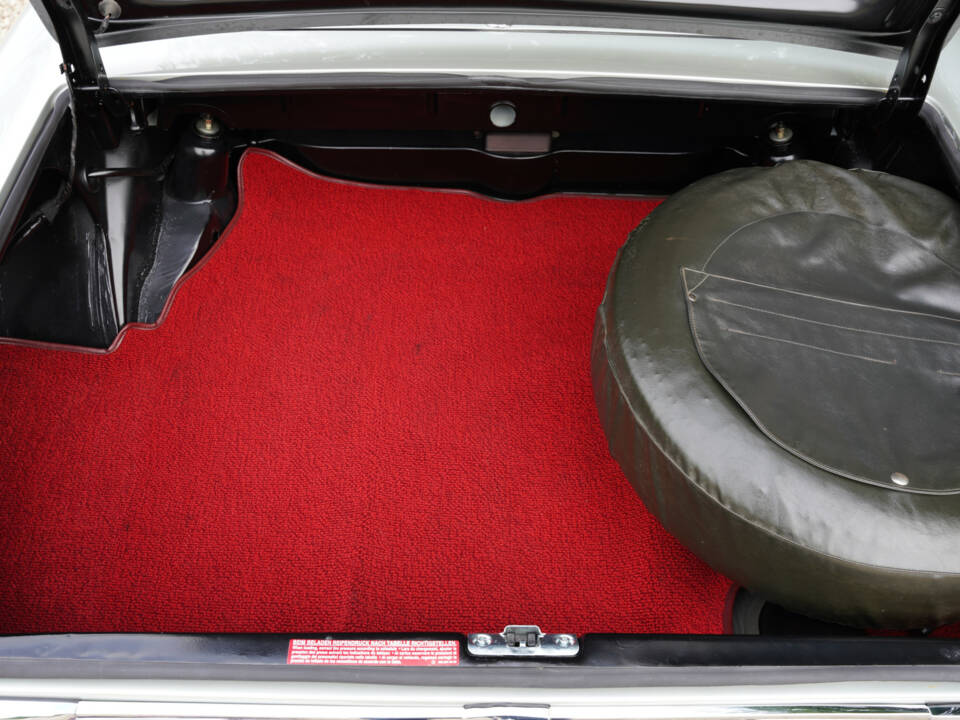 Image 24/50 of Mercedes-Benz 280 SL (1969)