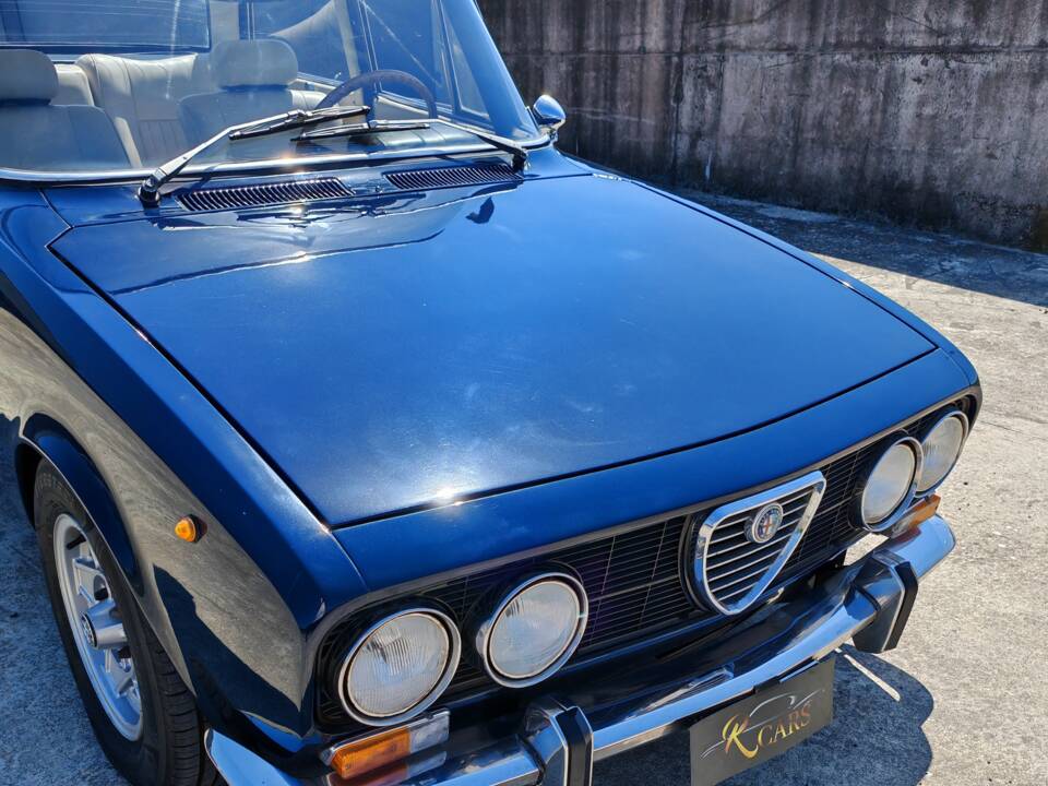 Image 13/50 of Alfa Romeo 2000 Berlina (1972)