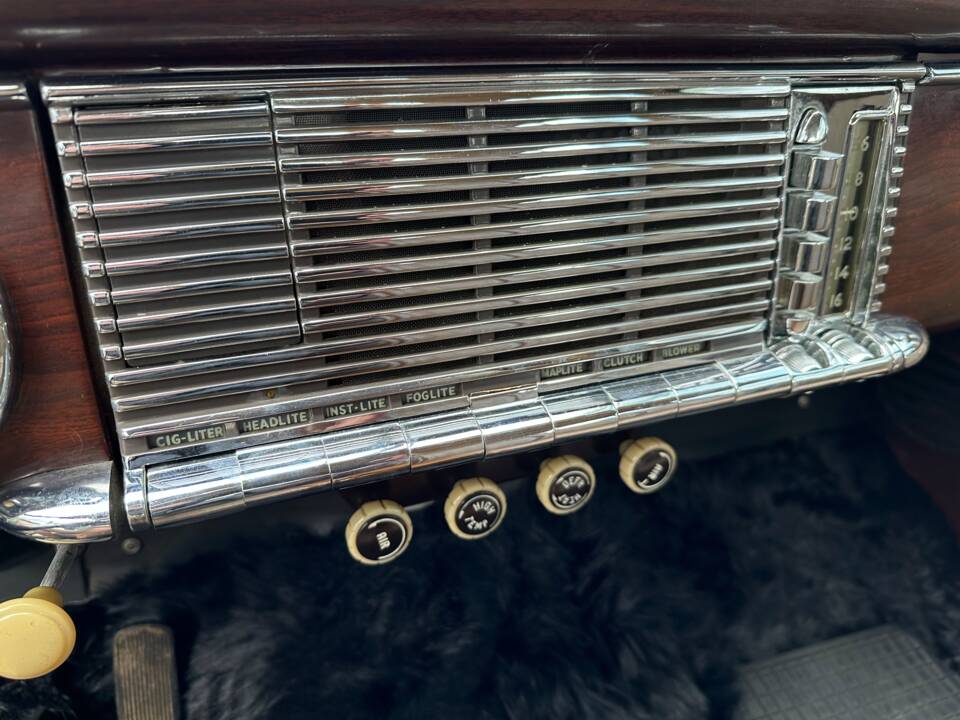 Image 22/82 of Packard Deluxe (1950)
