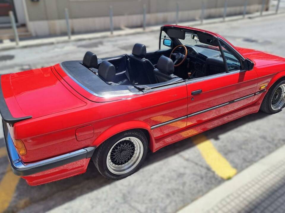 Immagine 47/50 di BMW 320i (1989)