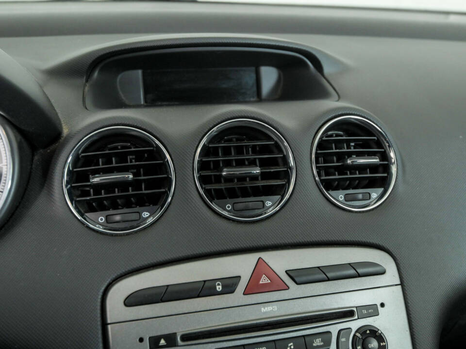 Bild 12/48 von Peugeot 308 1.6 VTi 120 Break (2008)