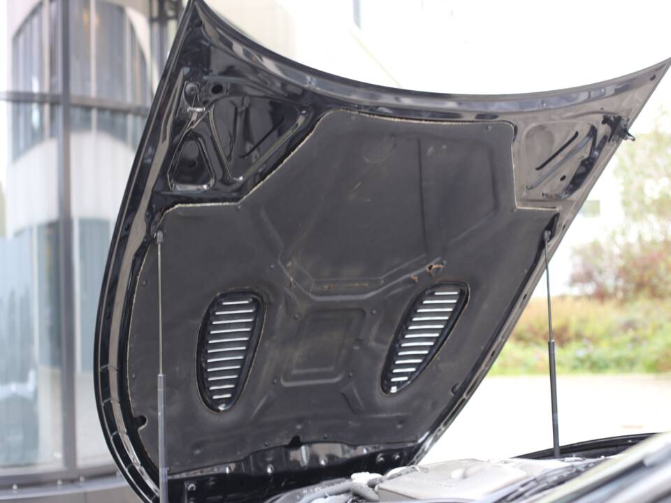 Immagine 22/45 di Jaguar XKR (2001)