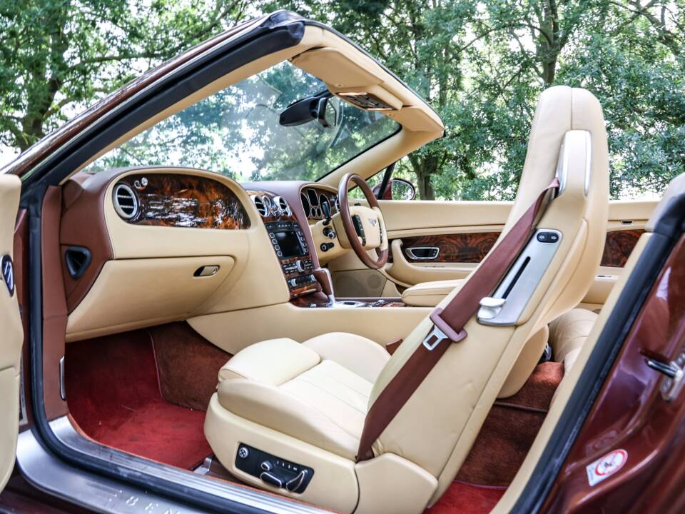 Bild 25/40 von Bentley Continental GTC (2007)