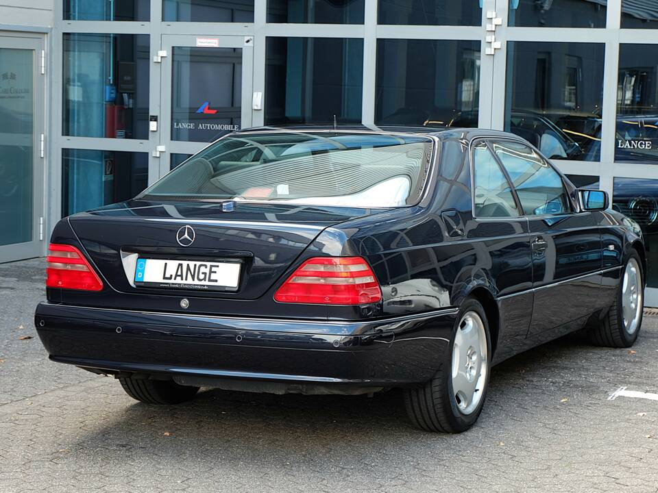 Image 16/70 de Mercedes-Benz CL 500 (1997)
