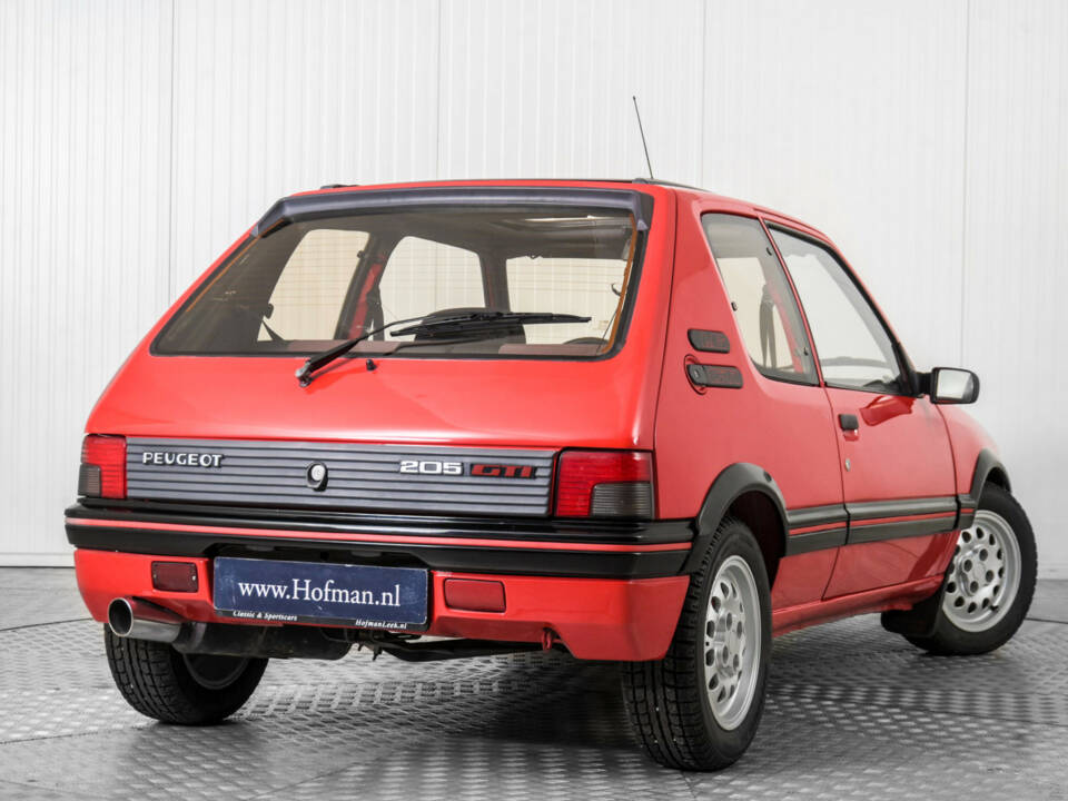 Image 45/50 of Peugeot 205 GTi 1.6 (1986)