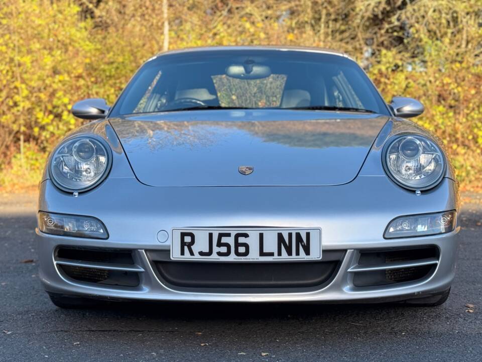 Image 24/25 of Porsche 911 Carrera S (2006)