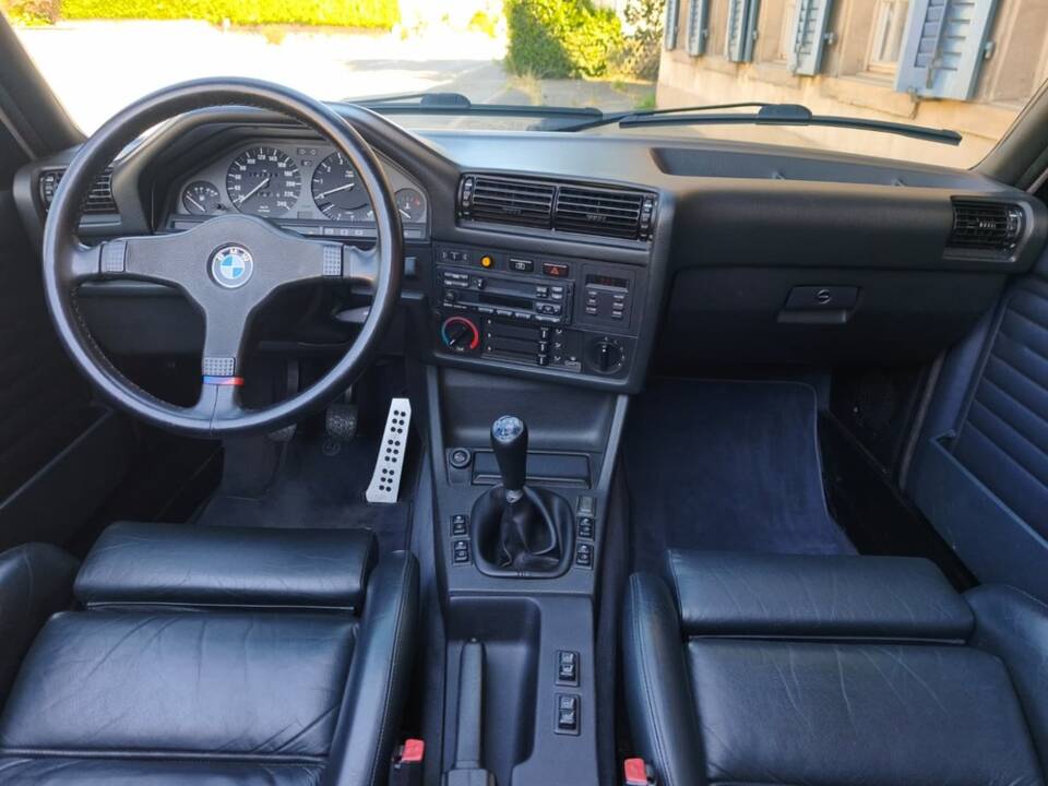 Afbeelding 12/26 van BMW 325i (1989)