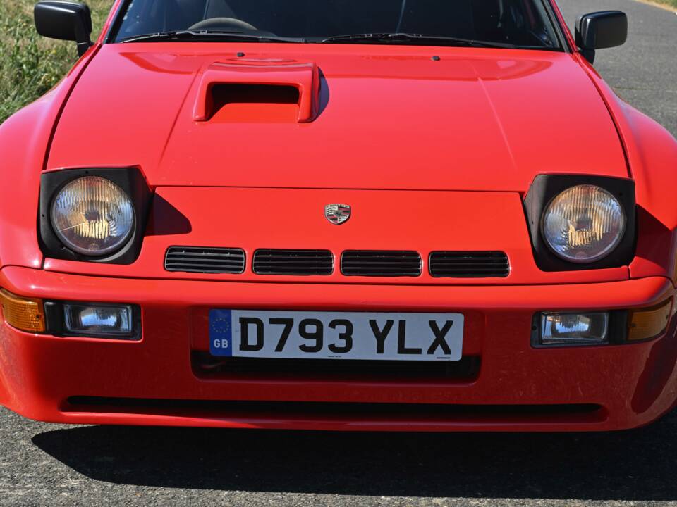 Image 27/50 of Porsche 924 Carrera GT (1986)